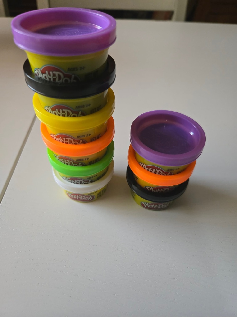 Play-Doh Color Stacking Mini Pots – Purple, Black, Orange, Green, White